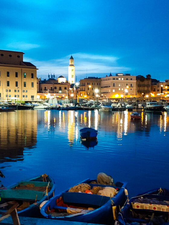 Cosa Vedere a Bari: Tour a Piedi tra i Luoghi Iconici